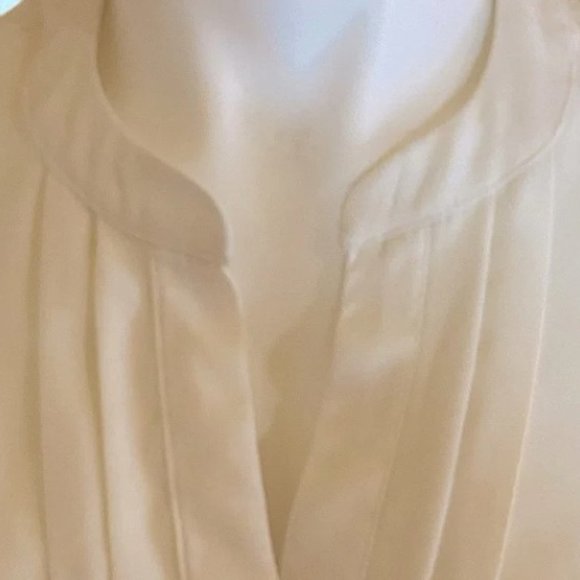 212 White Blouse, 3/4 Sleeve, Pleated Front. 2X - Picture 5 of 5